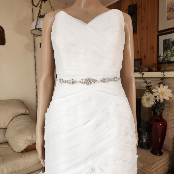 NWT Jasmine Bridal Ivory Wedding Gown | Style T394 | Size 6  - Picture 12 of 16